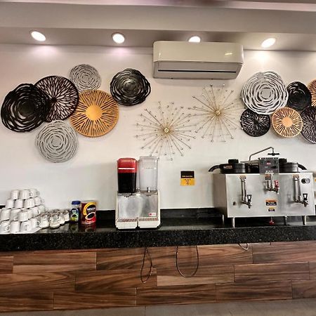 Hotel Bugari Aeropuerto Guadalajara Las Pintas Εξωτερικό φωτογραφία