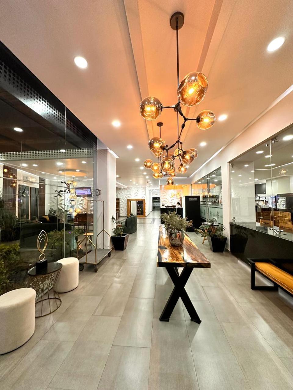 Hotel Bugari Aeropuerto Guadalajara Las Pintas Εξωτερικό φωτογραφία
