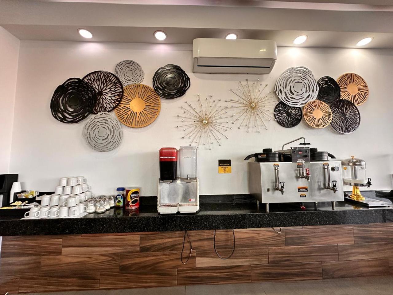 Hotel Bugari Aeropuerto Guadalajara Las Pintas Εξωτερικό φωτογραφία